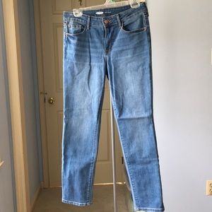 Old Navy Mid-rise Straight Jeans. Size 6 short